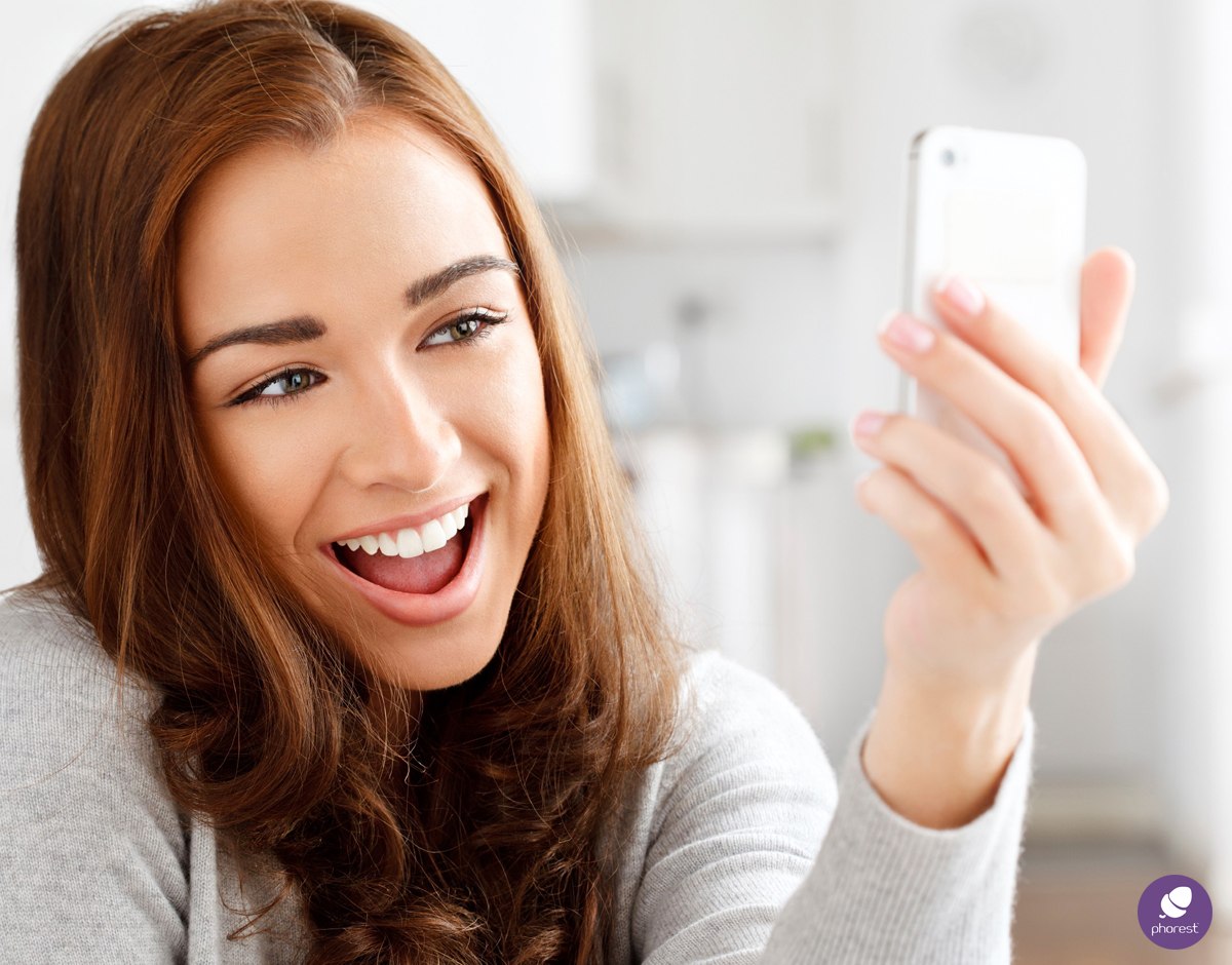 Just How Popular Are Selfies? 7 Amazing Stats Breaking Down The Year’s Biggest Trend…