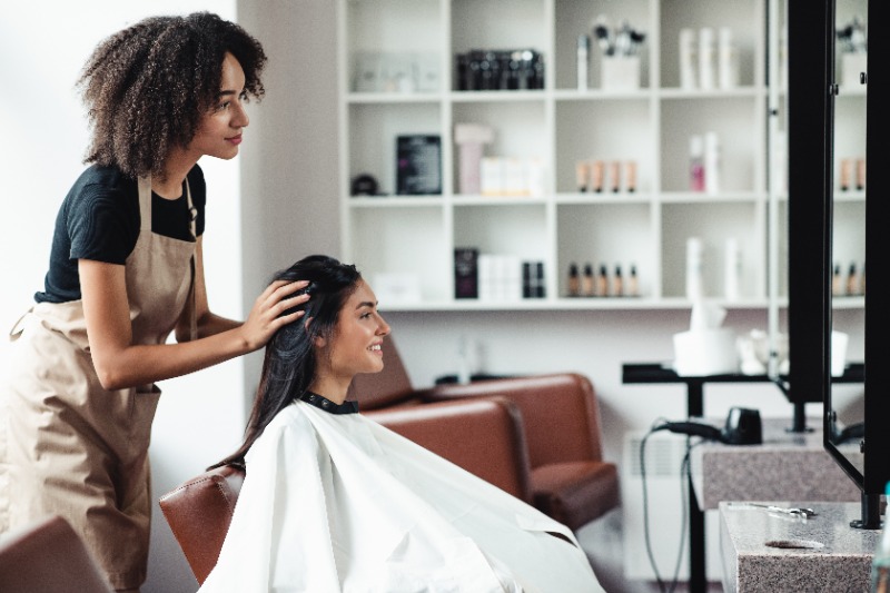 25 Salon Conversation Starters To Use With New Clients