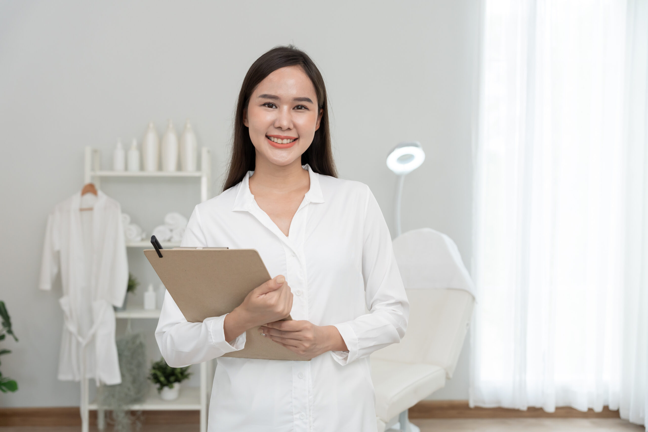Aesthetic Clinic Software for Consent Forms, Photos, and Clinical Charting: What to Look For